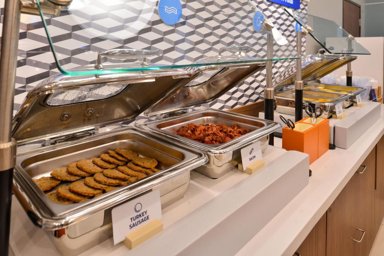 Holiday Inn Express & Suites - Ann Arbor - University South By Ihg Buitenkant foto