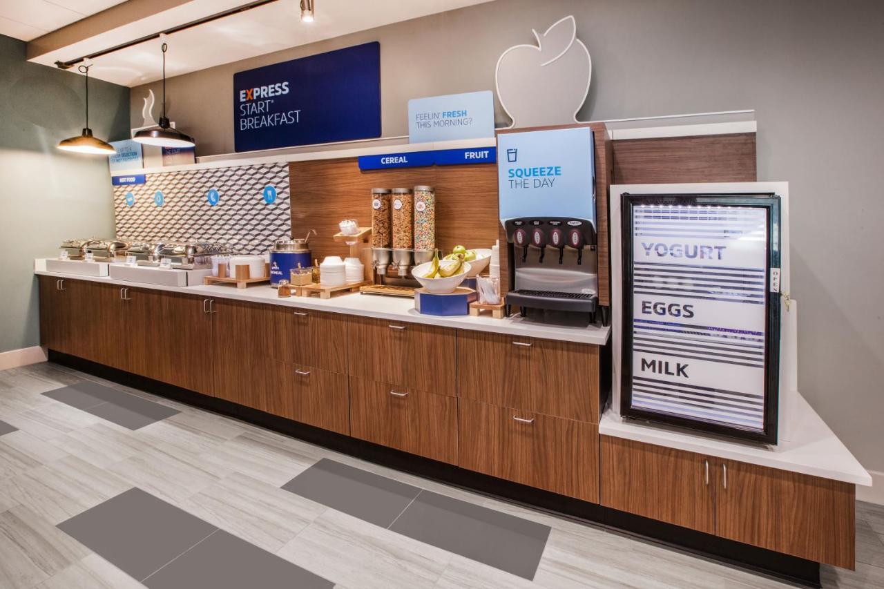 Holiday Inn Express & Suites - Ann Arbor - University South By Ihg Buitenkant foto