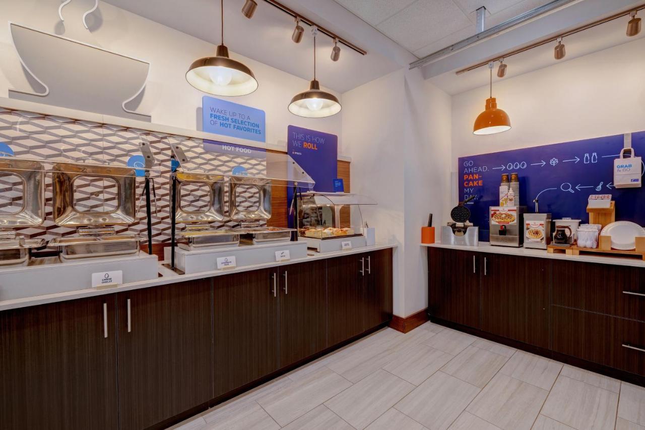Holiday Inn Express & Suites - Ann Arbor - University South By Ihg Buitenkant foto