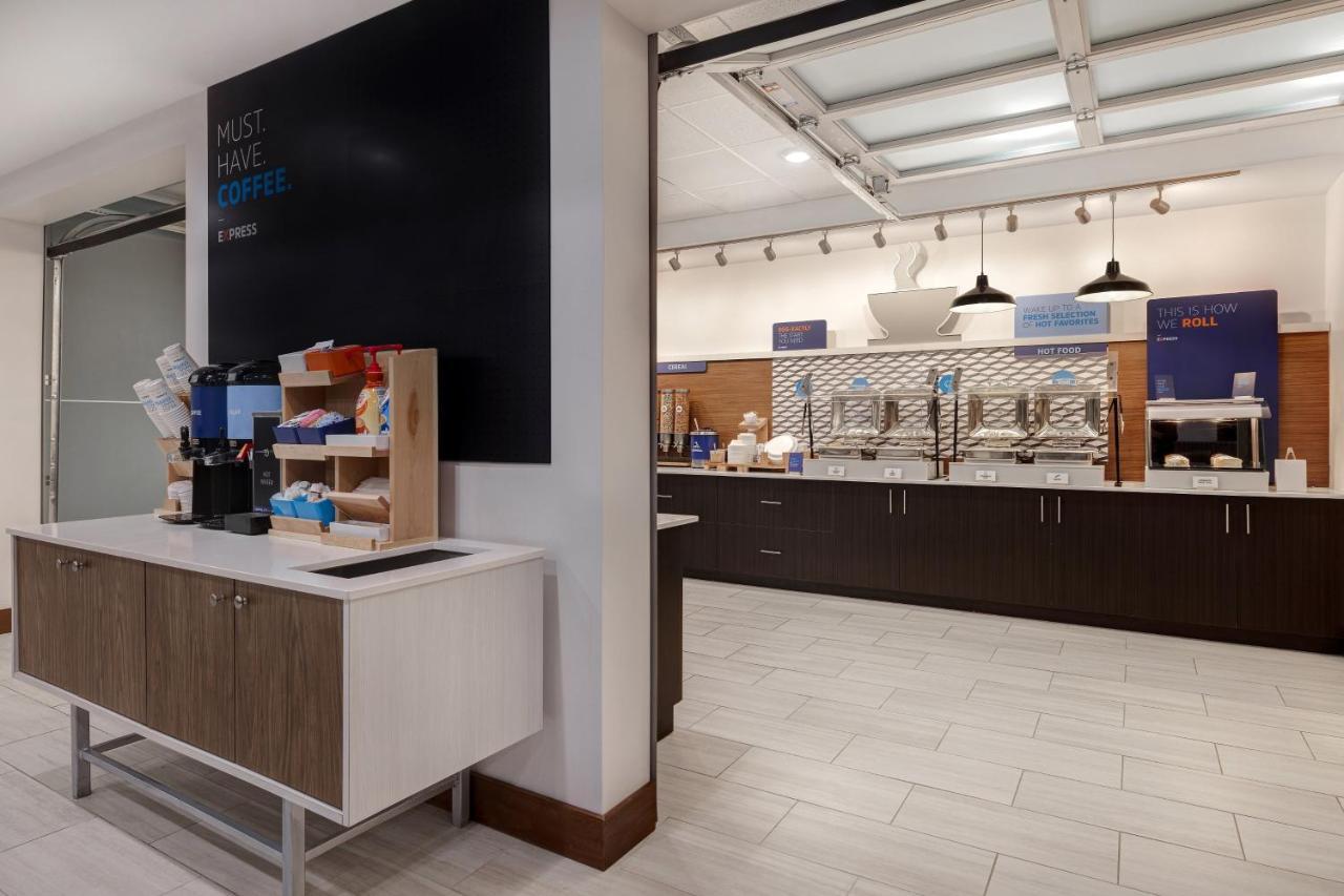 Holiday Inn Express & Suites - Ann Arbor - University South By Ihg Buitenkant foto