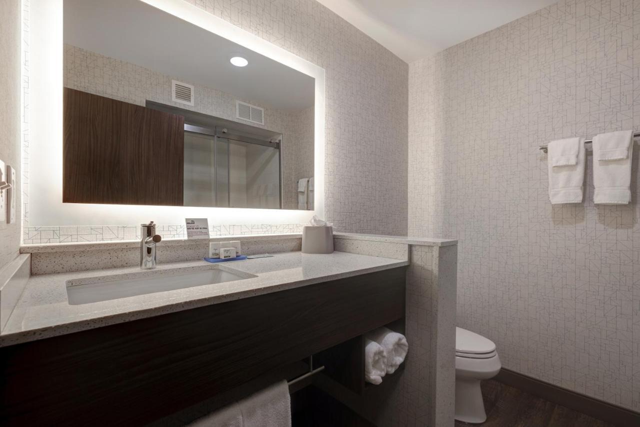 Holiday Inn Express & Suites - Ann Arbor - University South By Ihg Buitenkant foto