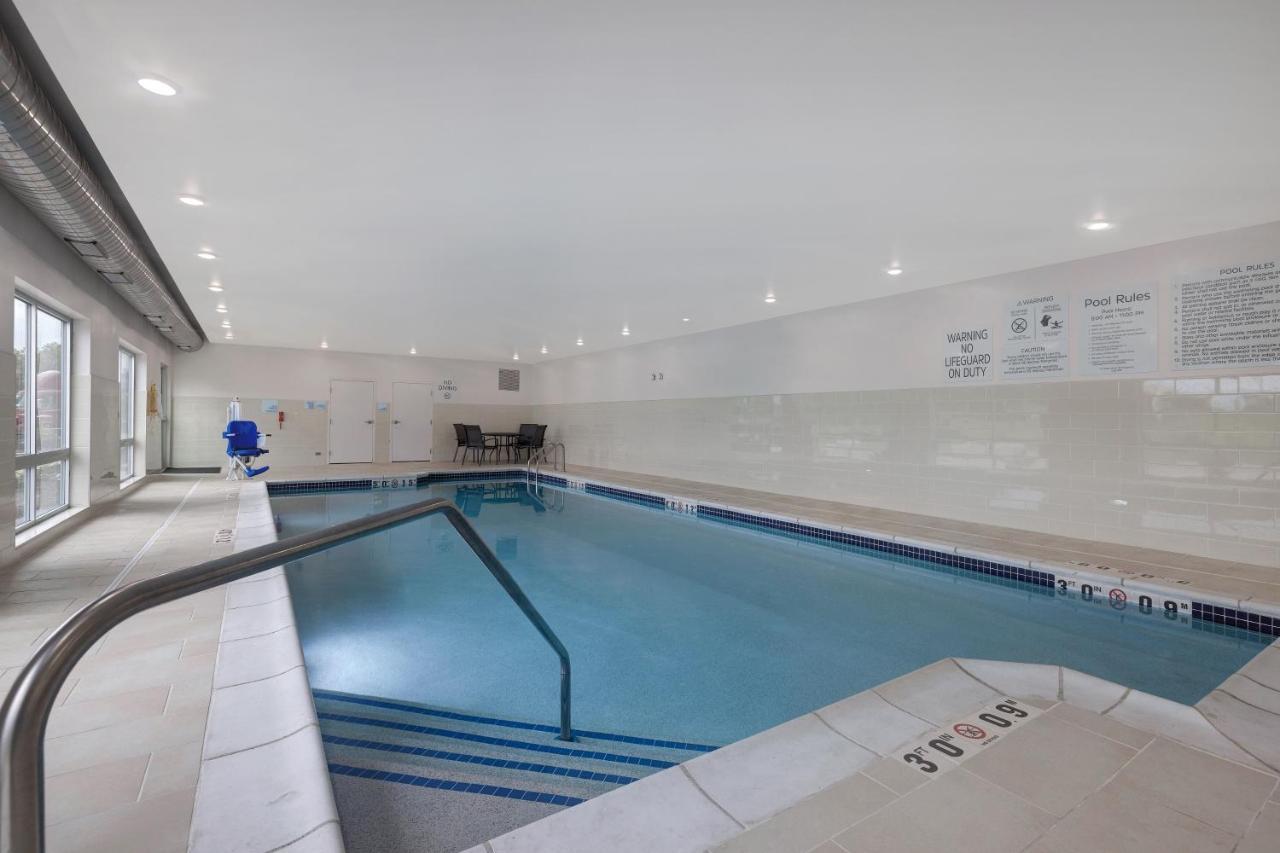 Holiday Inn Express & Suites - Ann Arbor - University South By Ihg Buitenkant foto